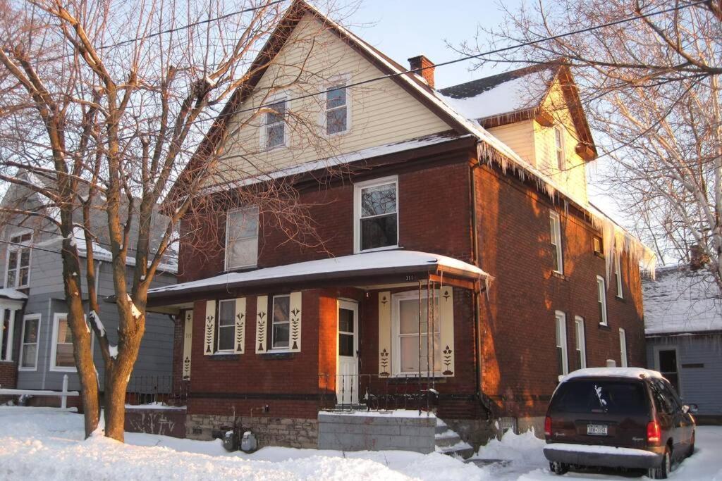 Great Gorge Guesthouse - Walk To The Falls, The Casino And All Downtown Restaurants - Across From The Aquarium Niagara Falls Exterior foto