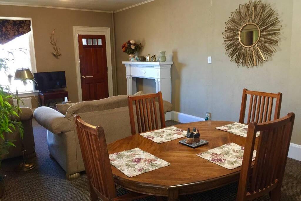 Great Gorge Guesthouse - Walk To The Falls, The Casino And All Downtown Restaurants - Across From The Aquarium Niagara Falls Exterior foto